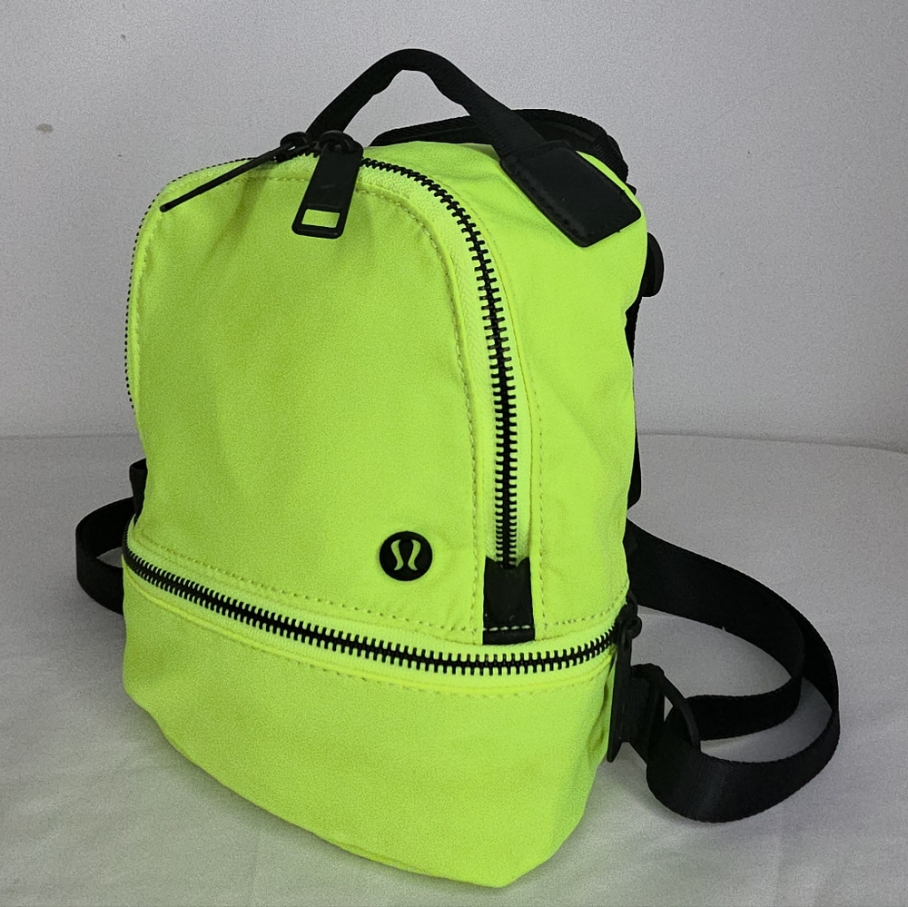 Lululemon 9"x9"inch Micro Neon Green/black Women's BackpackCity Adventurer - Picture 2 of 14